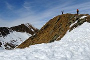 61 Raggiunta Cima di Lemma (2348 m), a sx il Pizzo Scala